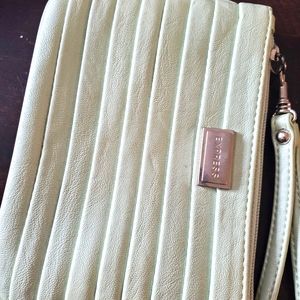 Express wristlet